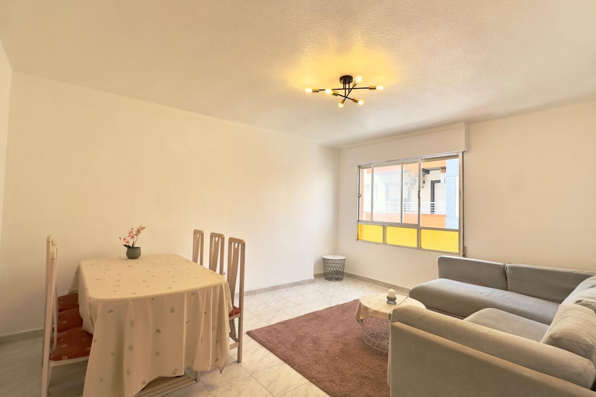 Återförsäljning - Apartment -
Torrevieja - Estacion De Autobuses