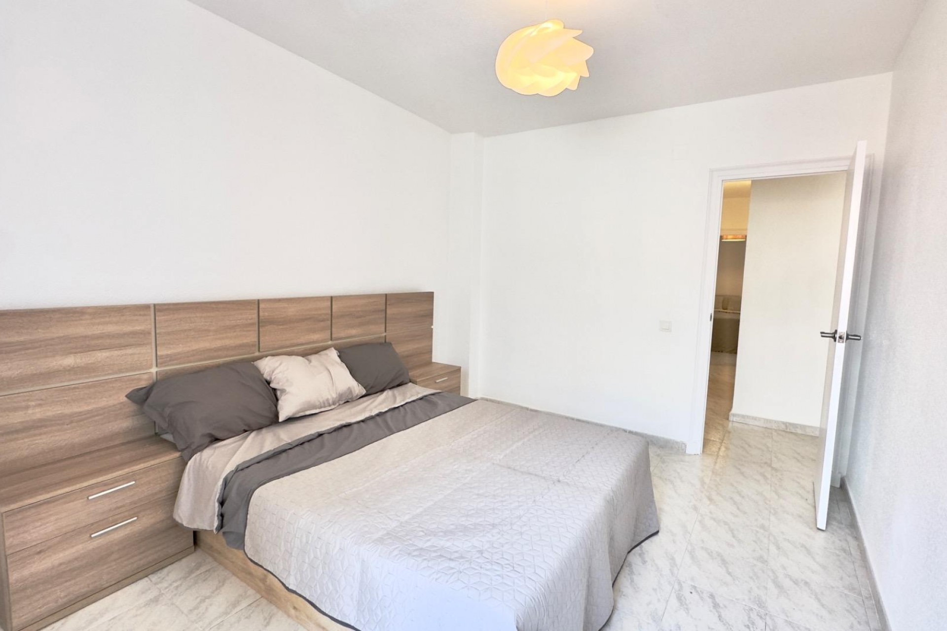 Återförsäljning - Apartment -
Torrevieja - Estacion De Autobuses