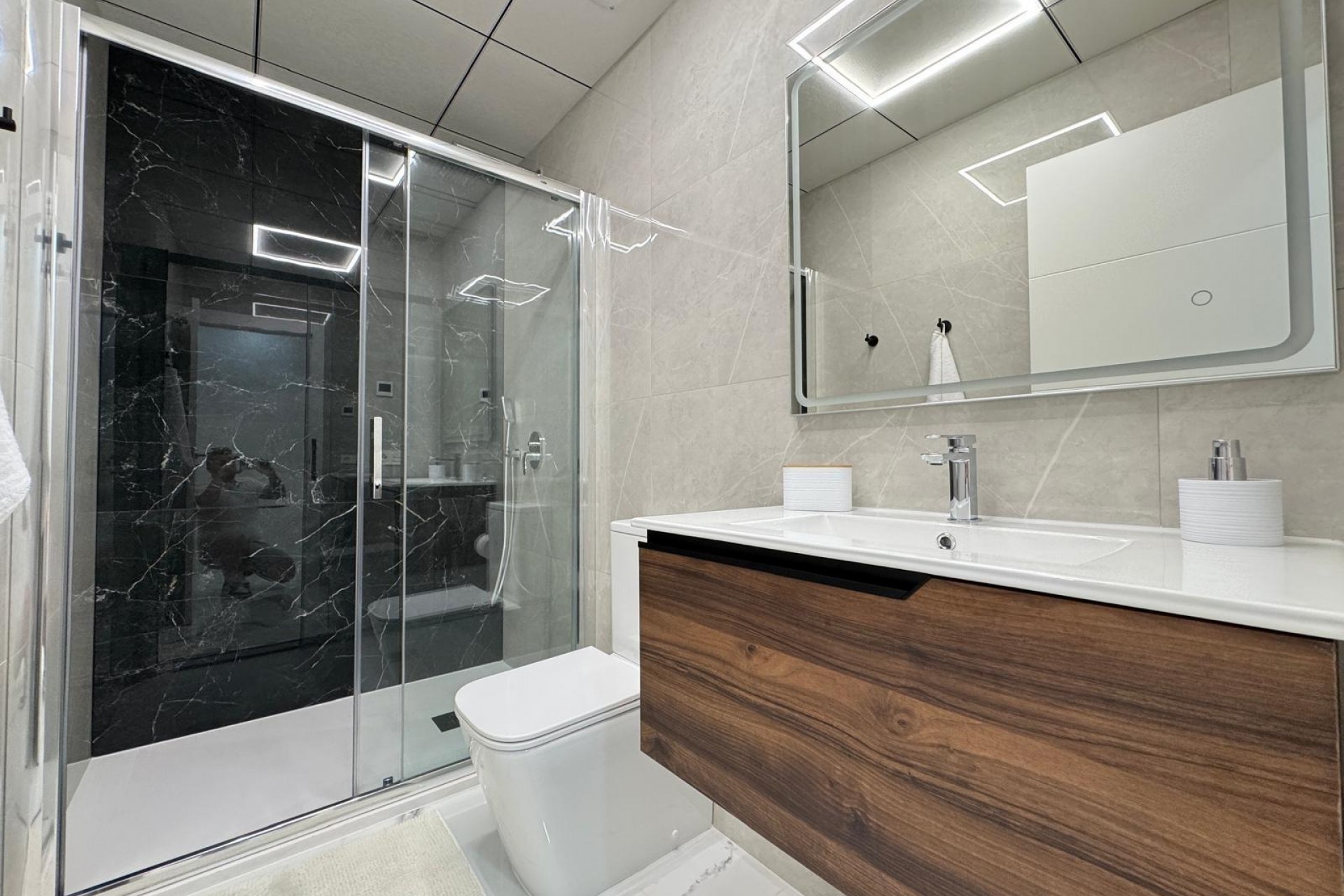 Återförsäljning - Apartment -
Torrevieja - Estacion De Autobuses