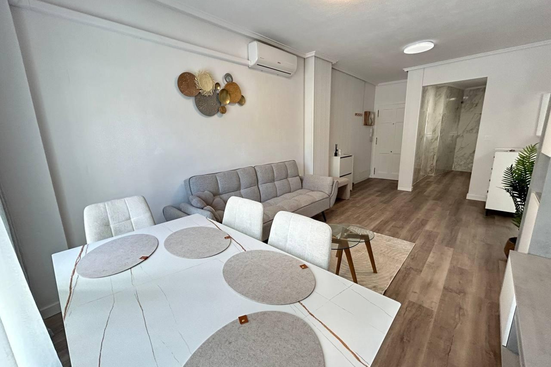 Återförsäljning - Apartment -
Torrevieja - Estacion De Autobuses