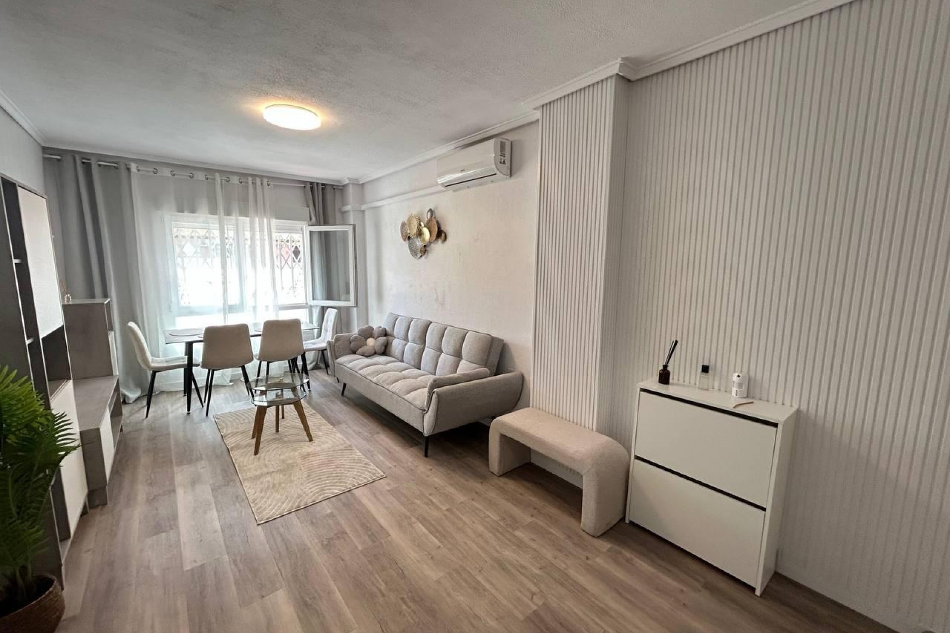 Återförsäljning - Apartment -
Torrevieja - Estacion De Autobuses