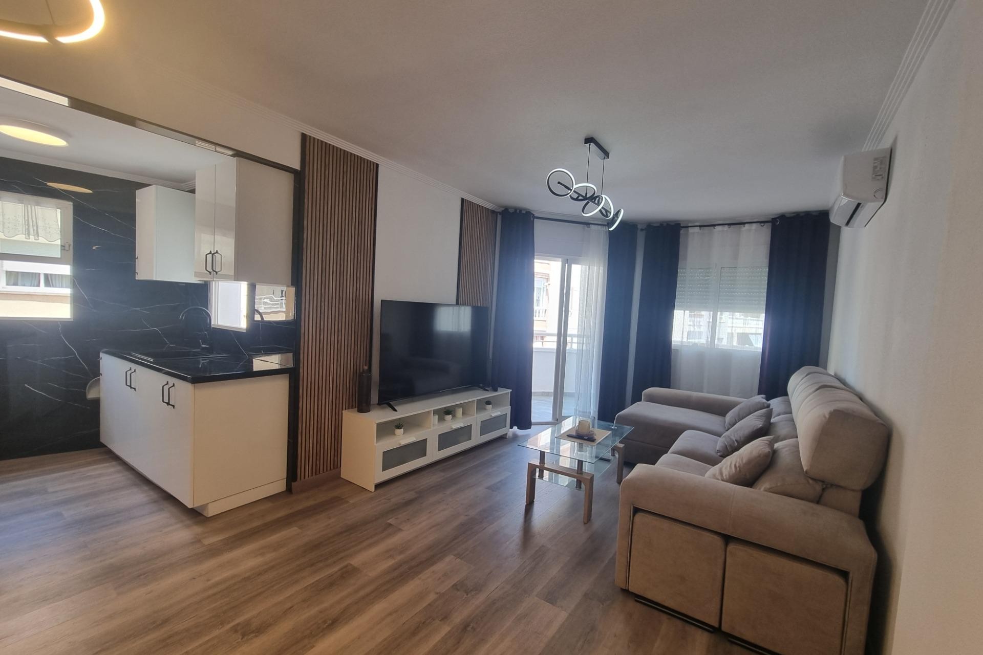 Återförsäljning - Apartment -
Torrevieja - Estacion De Autobuses