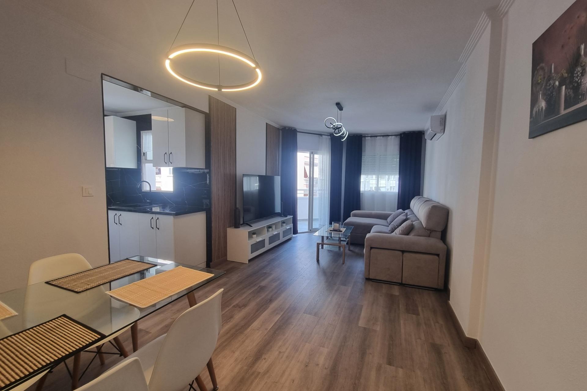 Återförsäljning - Apartment -
Torrevieja - Estacion De Autobuses