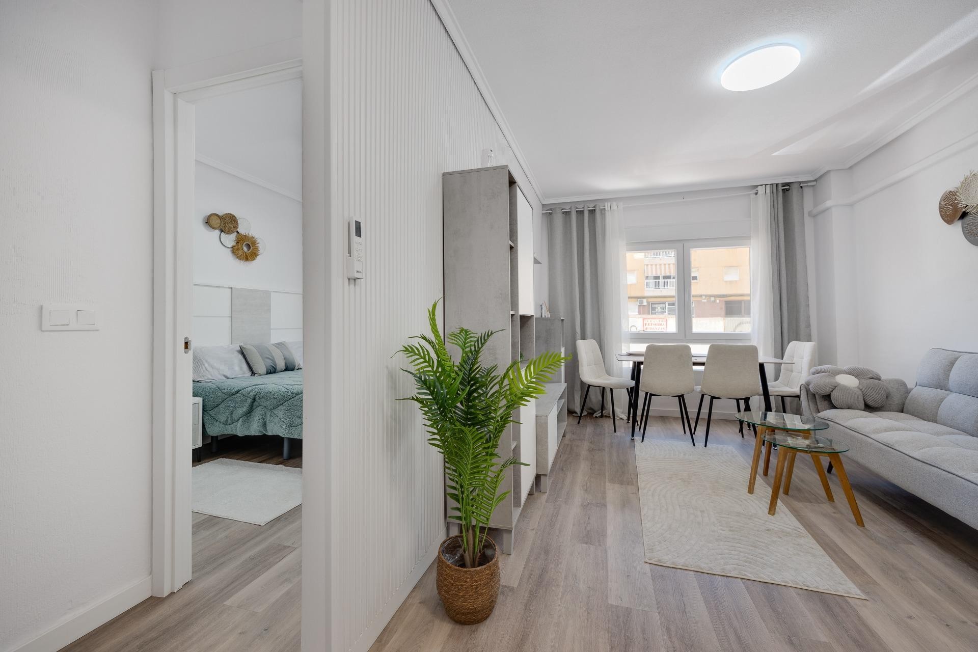 Återförsäljning - Apartment -
Torrevieja - Estacion De Autobuses