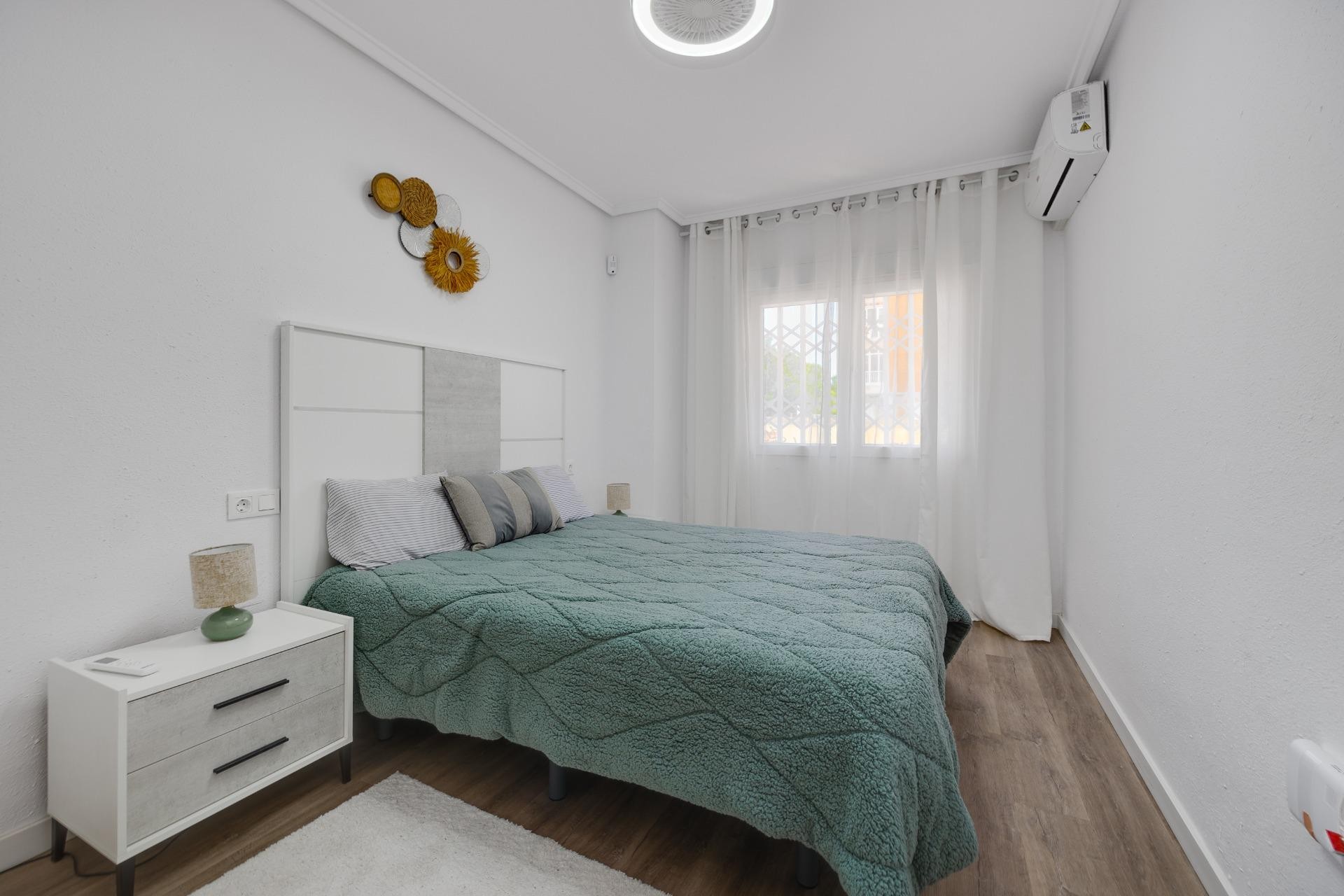 Återförsäljning - Apartment -
Torrevieja - Estacion De Autobuses