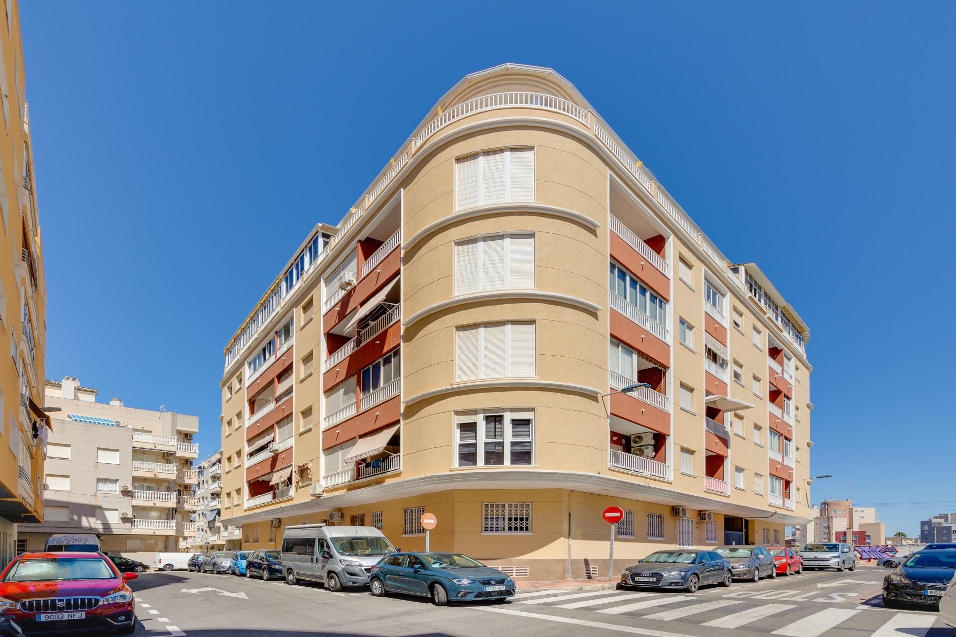 Återförsäljning - Apartment -
Torrevieja - Estacion De Autobuses