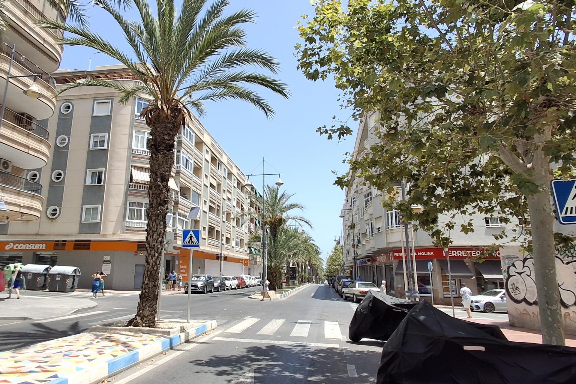 Återförsäljning - Apartment -
Torrevieja - Estacion De Autobuses