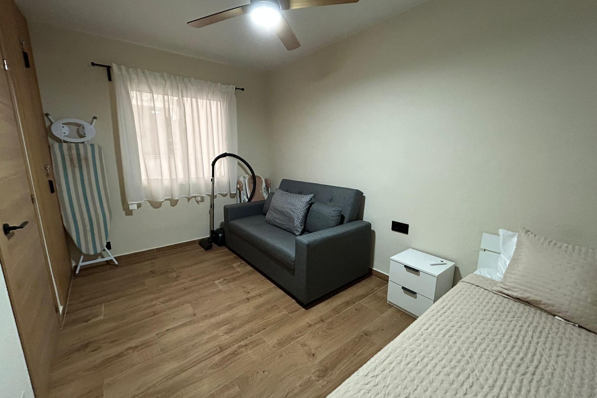 Återförsäljning - Apartment -
Torrevieja - Estacion De Autobuses