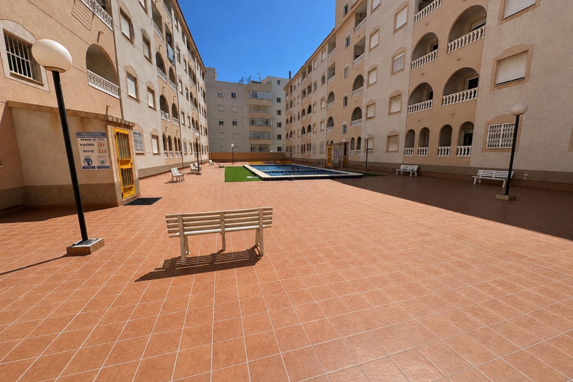 Återförsäljning - Apartment -
Torrevieja - Estacion De Autobuses