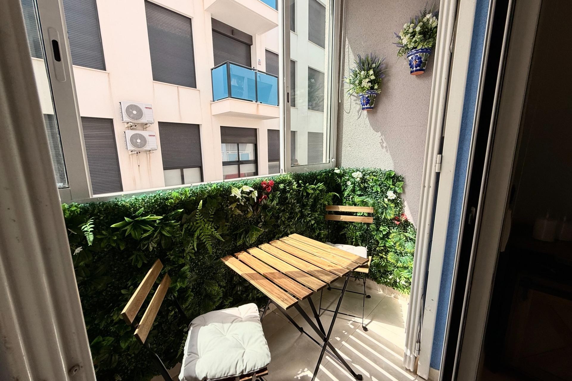 Återförsäljning - Apartment -
Torrevieja - Estacion De Autobuses