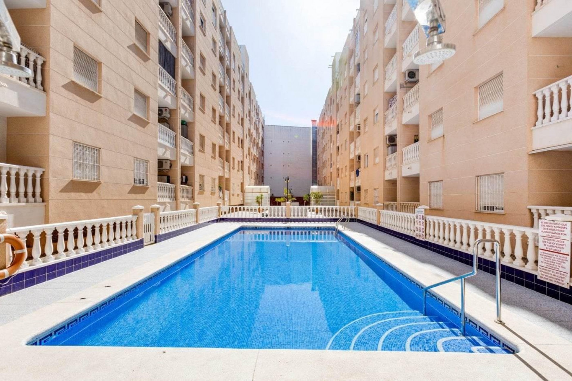 Återförsäljning - Apartment -
Torrevieja - Estacion De Autobuses