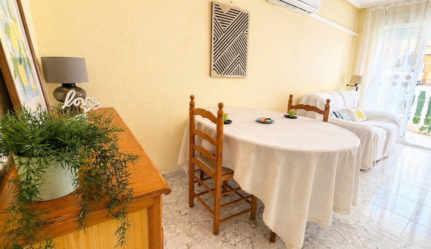 Återförsäljning - Apartment -
Torrevieja - Habaneras