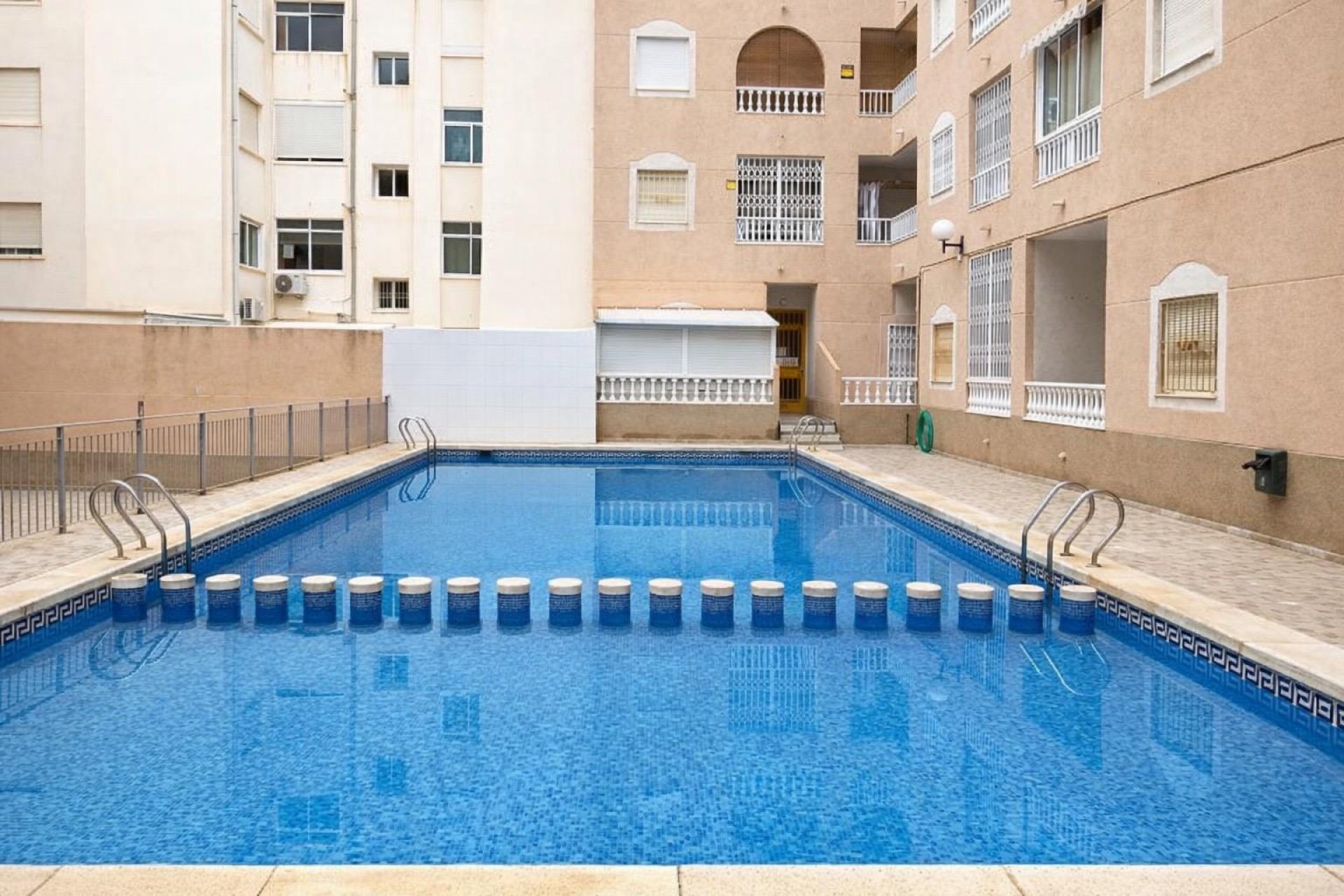 Återförsäljning - Apartment -
Torrevieja - Habaneras