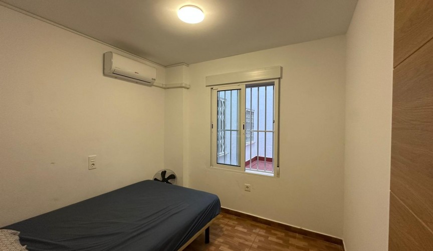 Återförsäljning - Apartment -
Torrevieja - La Mata Pueblo