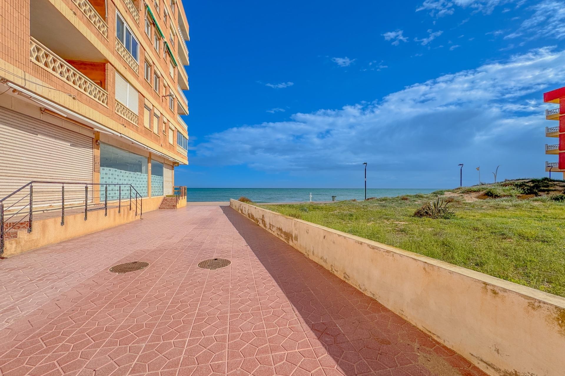 Återförsäljning - Apartment -
Torrevieja - La Mata Pueblo