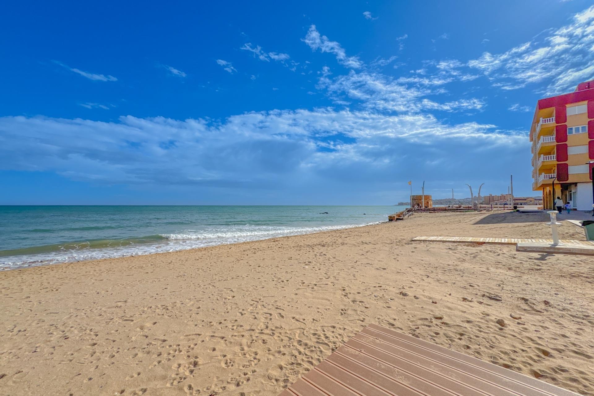 Återförsäljning - Apartment -
Torrevieja - La Mata Pueblo