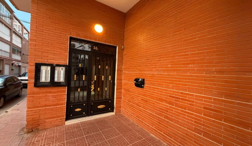 Återförsäljning - Apartment -
Torrevieja - La Mata Pueblo