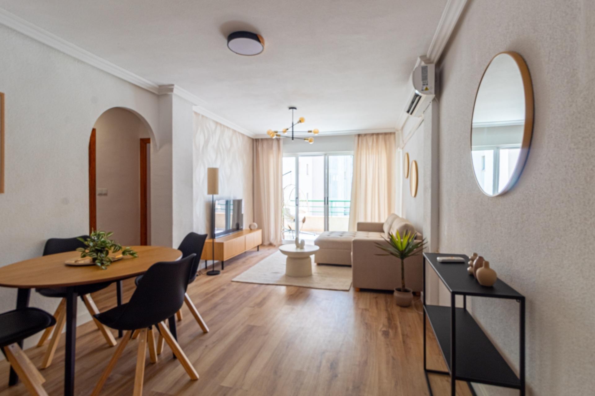 Återförsäljning - Apartment -
Torrevieja - La Mata Pueblo