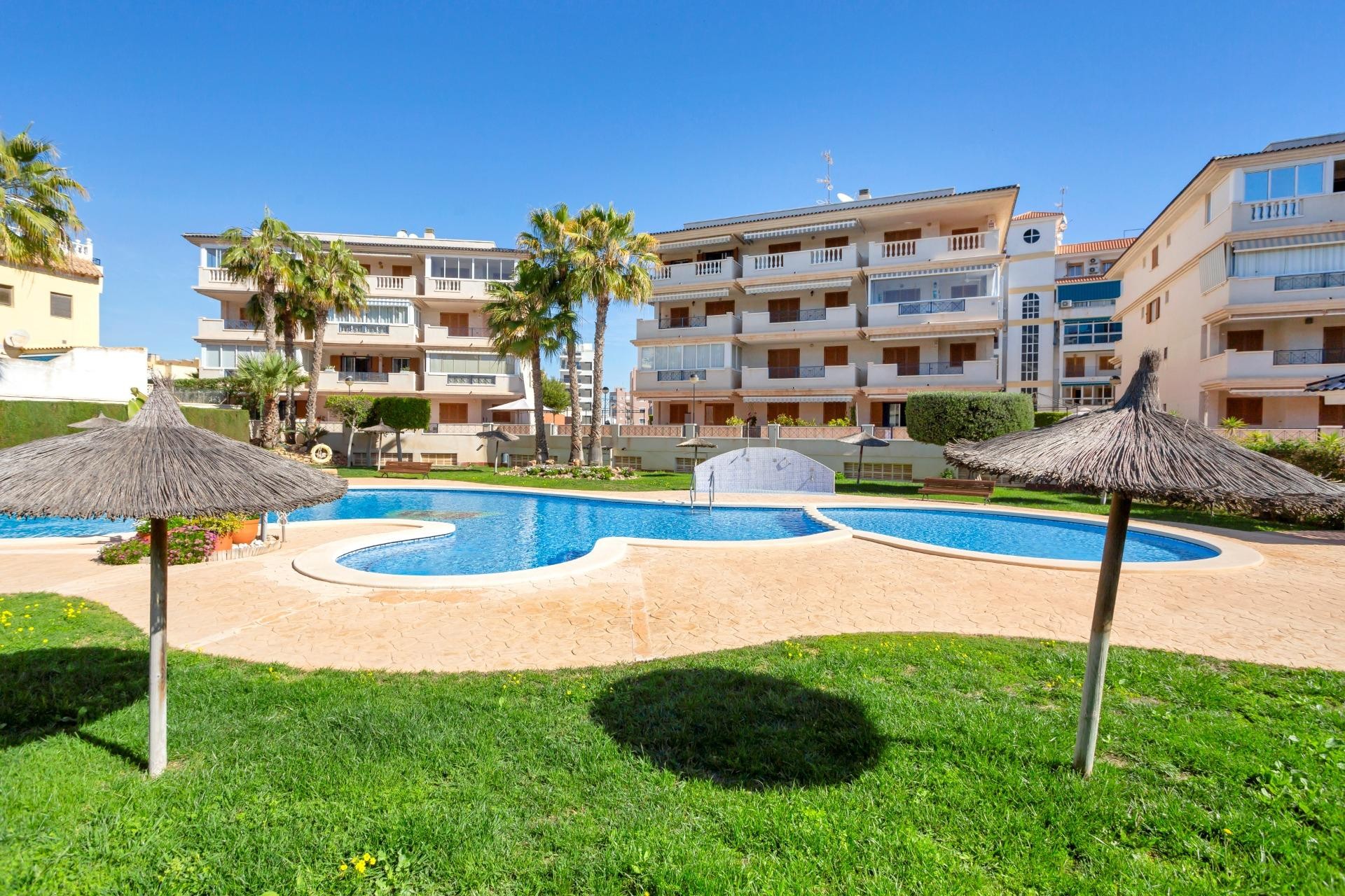 Återförsäljning - Apartment -
Torrevieja - La Mata