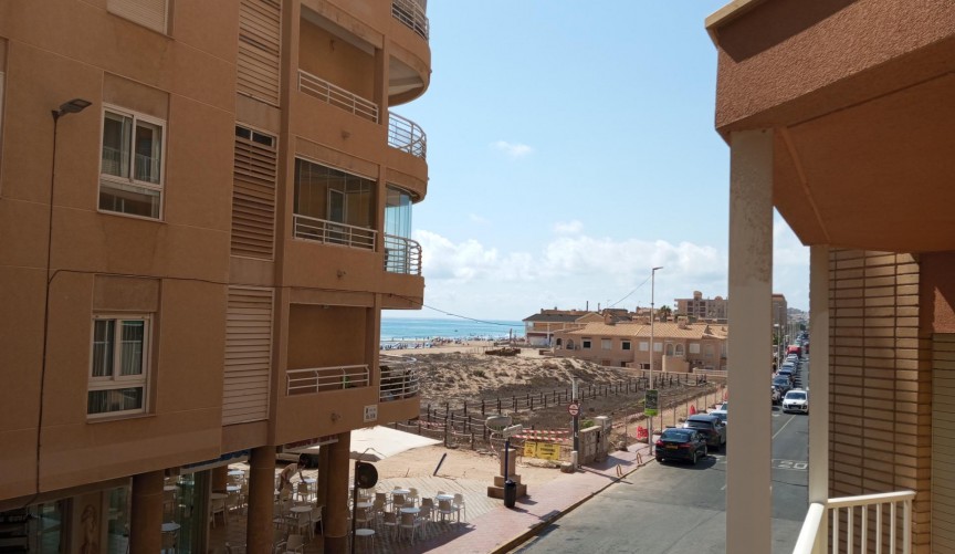 Återförsäljning - Apartment -
Torrevieja - La Mata