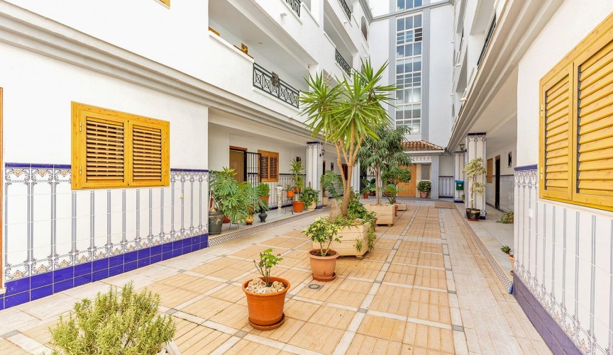 Återförsäljning - Apartment -
Torrevieja - La Mata