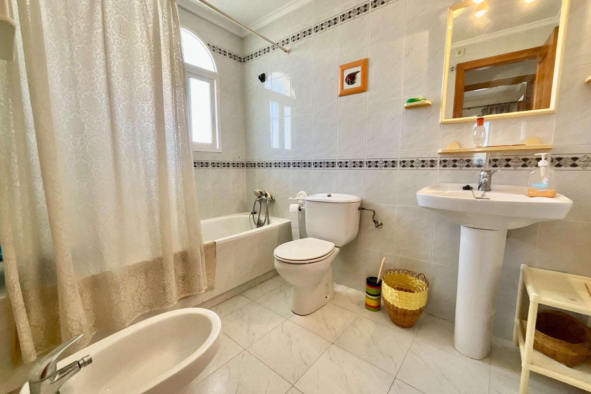 Återförsäljning - Apartment -
Torrevieja - La Mata