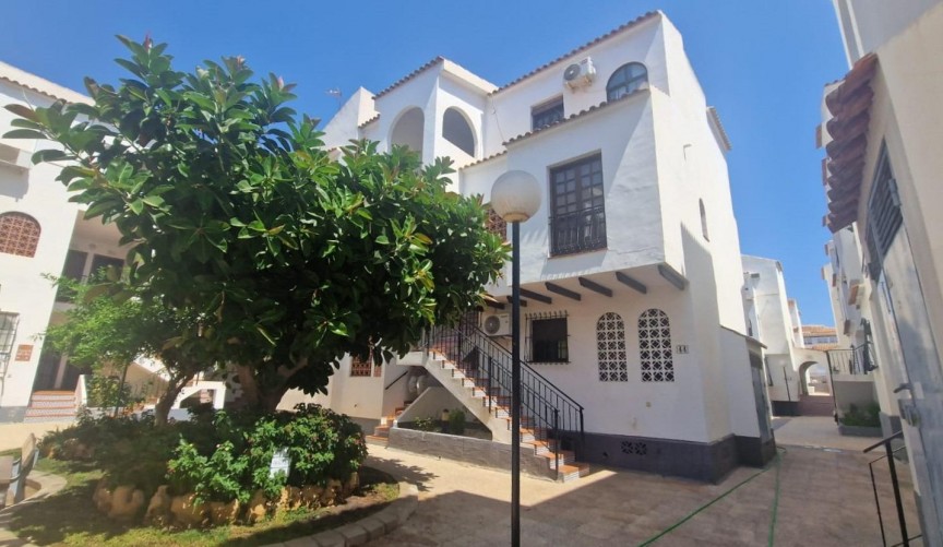 Återförsäljning - Apartment -
Torrevieja - La Veleta