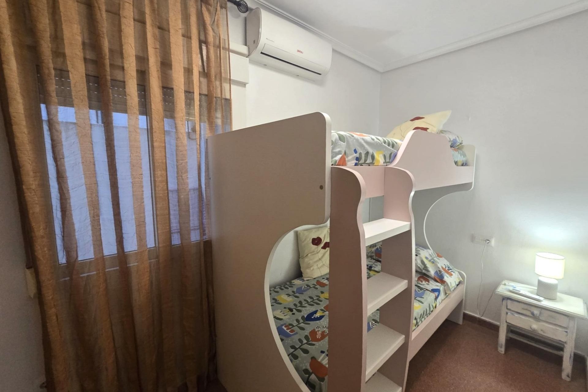 Återförsäljning - Apartment -
Torrevieja - Las Piscinas Naturales