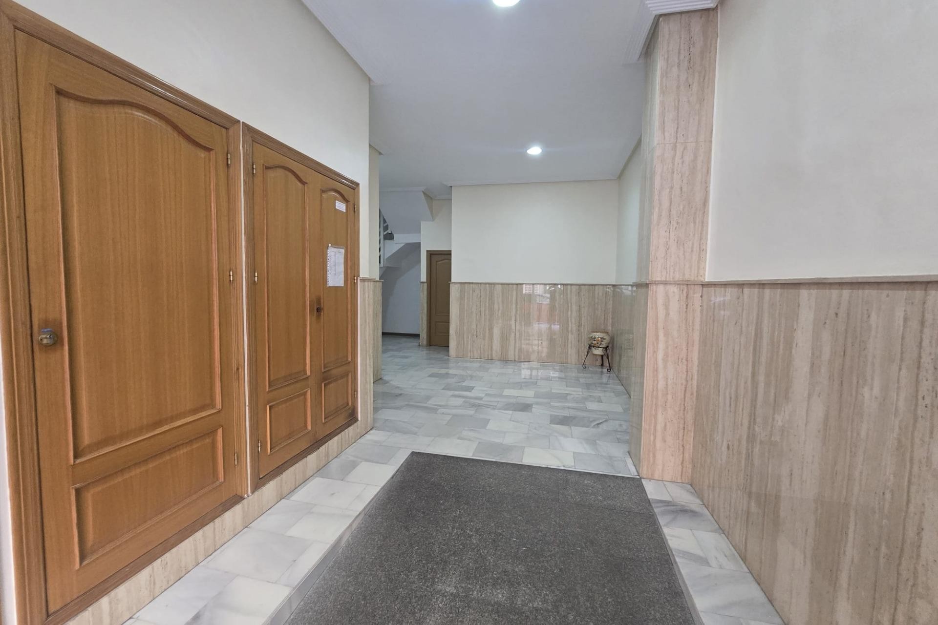 Återförsäljning - Apartment -
Torrevieja - Las Piscinas Naturales