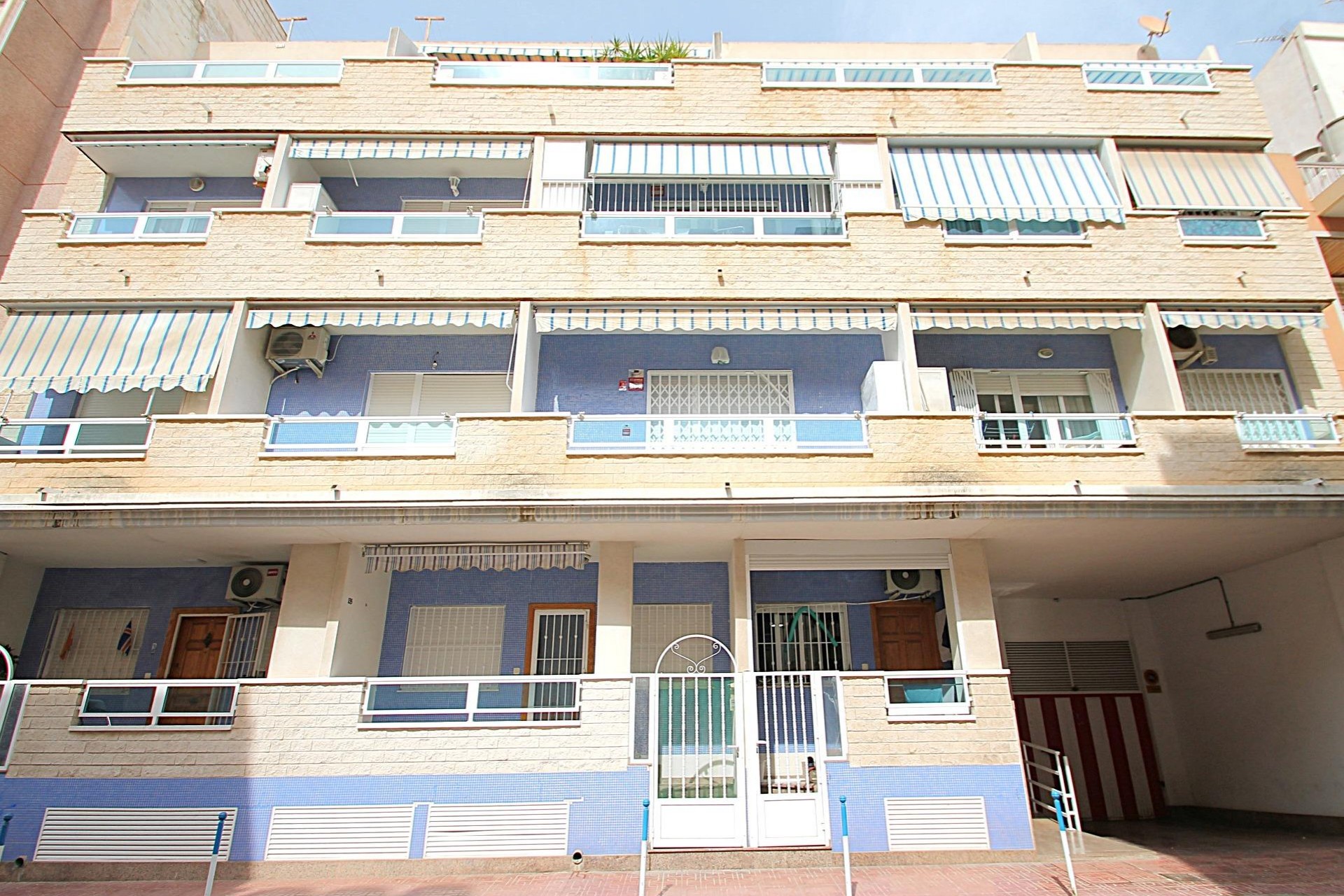 Återförsäljning - Apartment -
Torrevieja - Las Piscinas Naturales