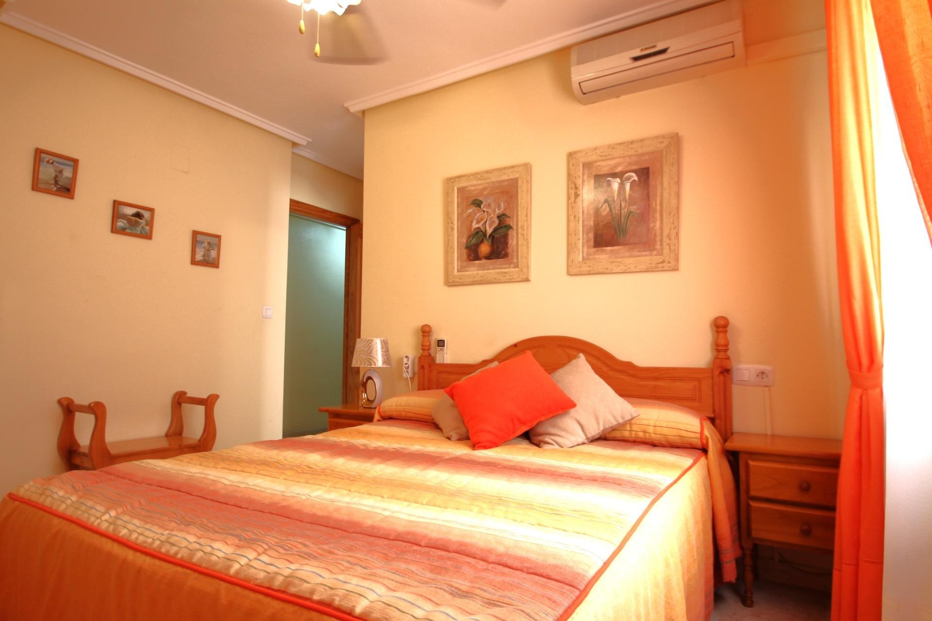 Återförsäljning - Apartment -
Torrevieja - Las Piscinas Naturales