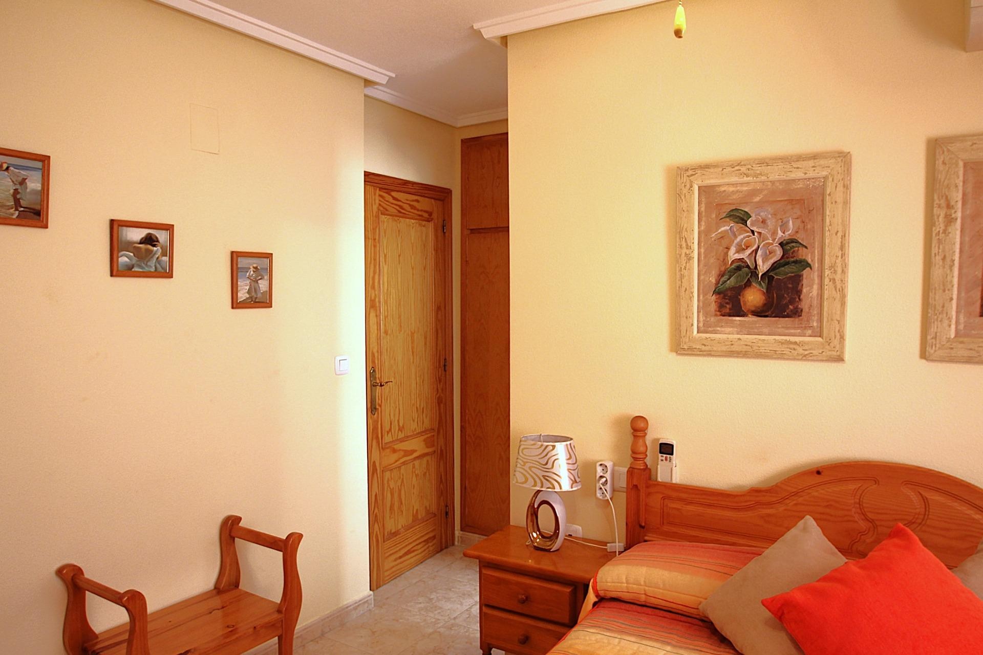 Återförsäljning - Apartment -
Torrevieja - Las Piscinas Naturales