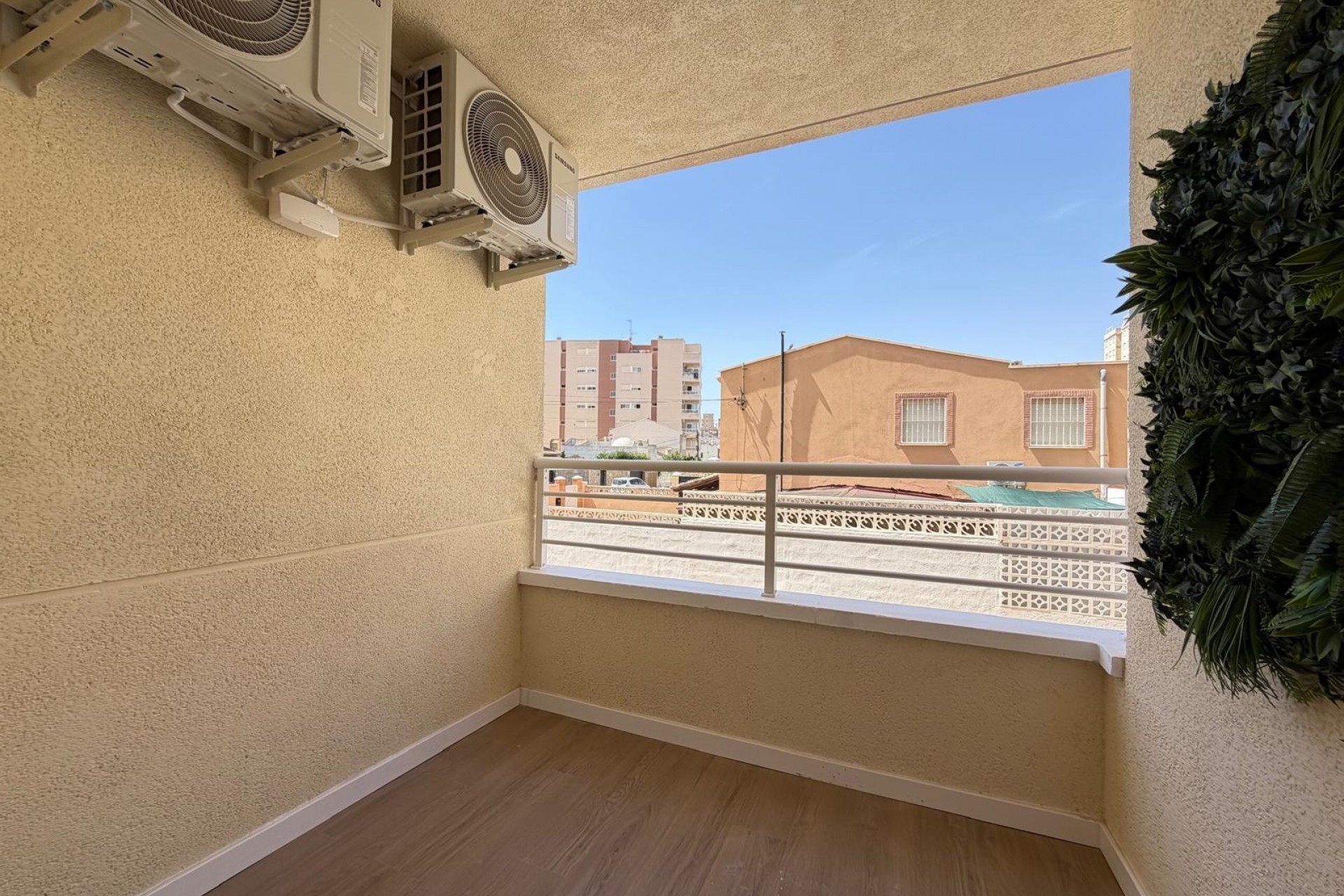 Återförsäljning - Apartment -
Torrevieja - Nueva Torrevieja