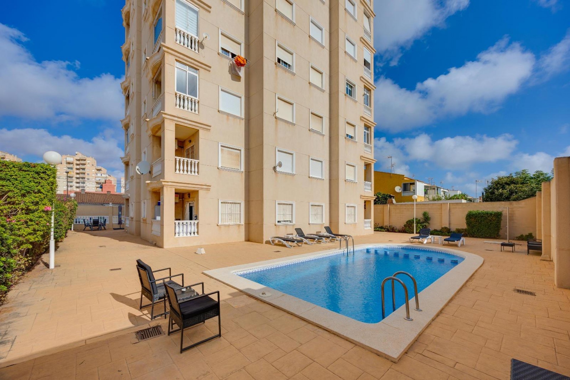 Återförsäljning - Apartment -
Torrevieja - Nueva Torrevieja