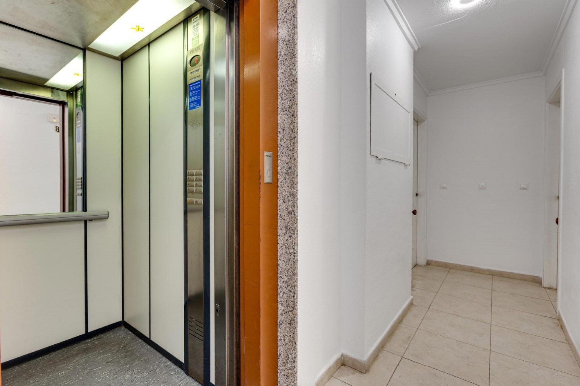 Återförsäljning - Apartment -
Torrevieja - Nueva Torrevieja