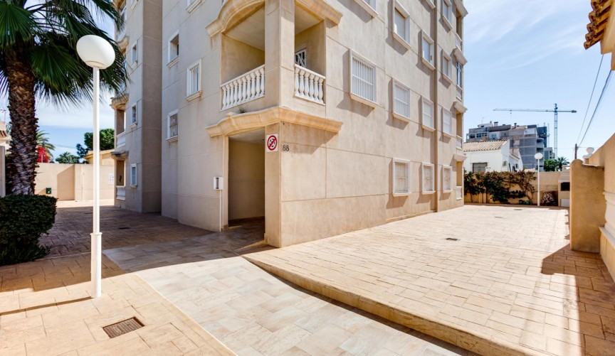 Återförsäljning - Apartment -
Torrevieja - Nueva Torrevieja