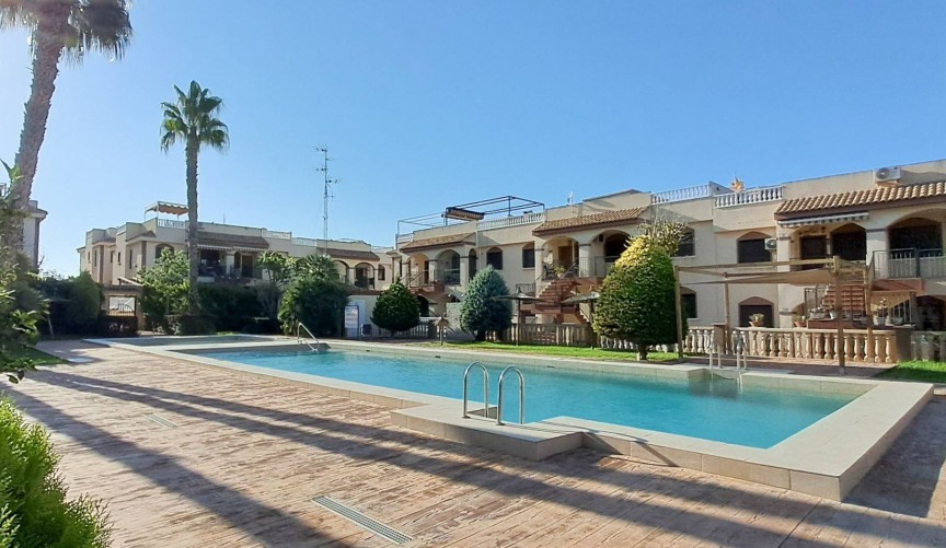 Återförsäljning - Apartment -
Torrevieja - Parque Acuático - Sector 25