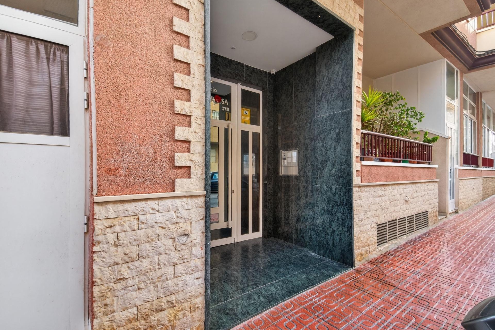 Återförsäljning - Apartment -
Torrevieja - PARQUE DE LAS NACIONES