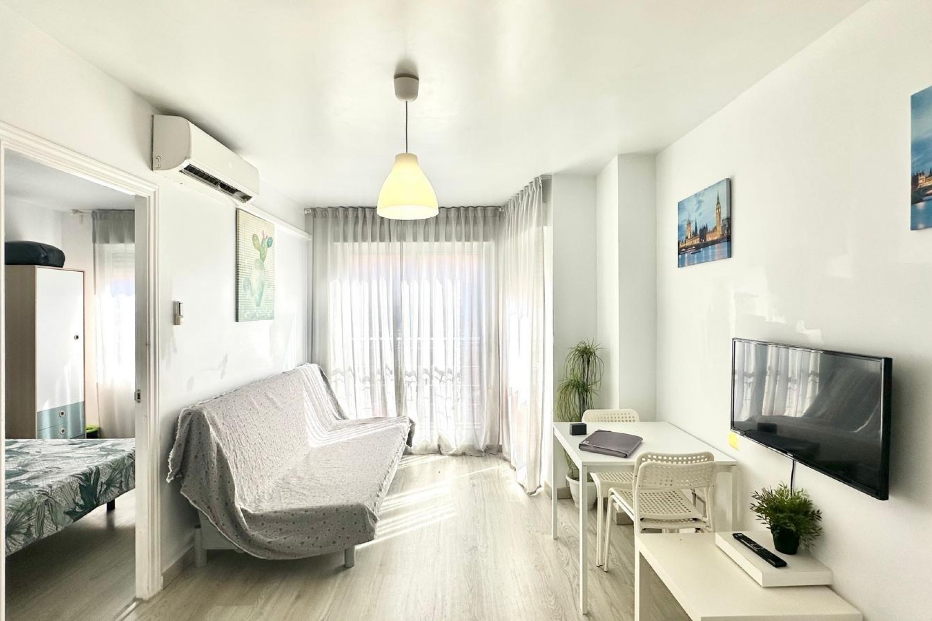 Återförsäljning - Apartment -
Torrevieja - Paseo Maritimo