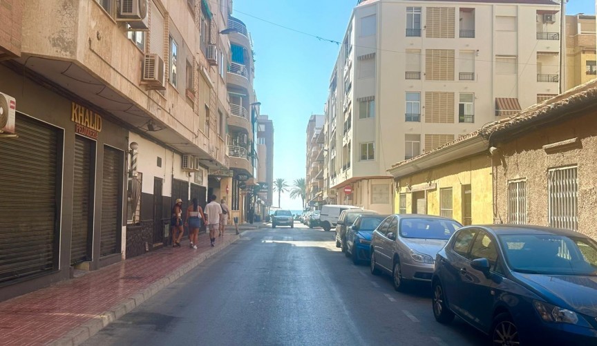 Återförsäljning - Apartment -
Torrevieja - Paseo Maritimo