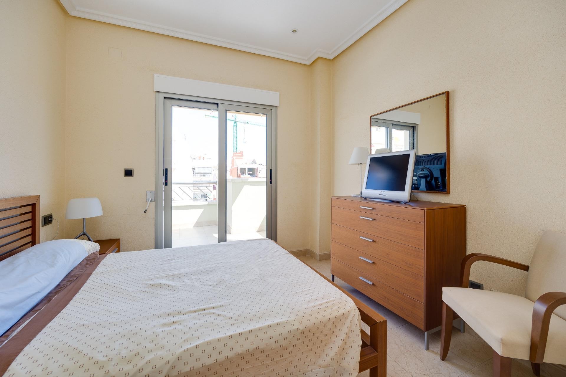 Återförsäljning - Apartment -
Torrevieja - Paseo Maritimo