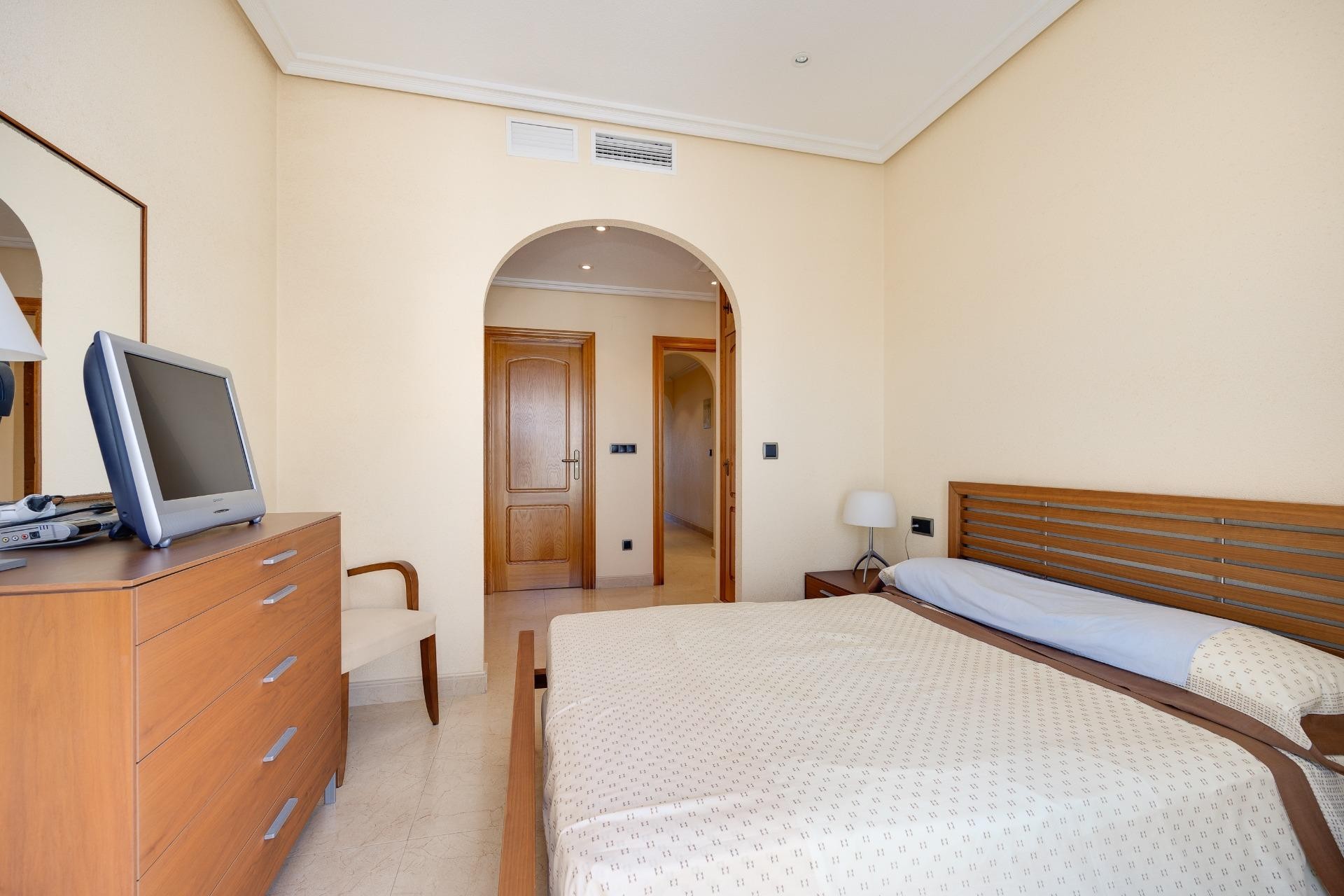 Återförsäljning - Apartment -
Torrevieja - Paseo Maritimo