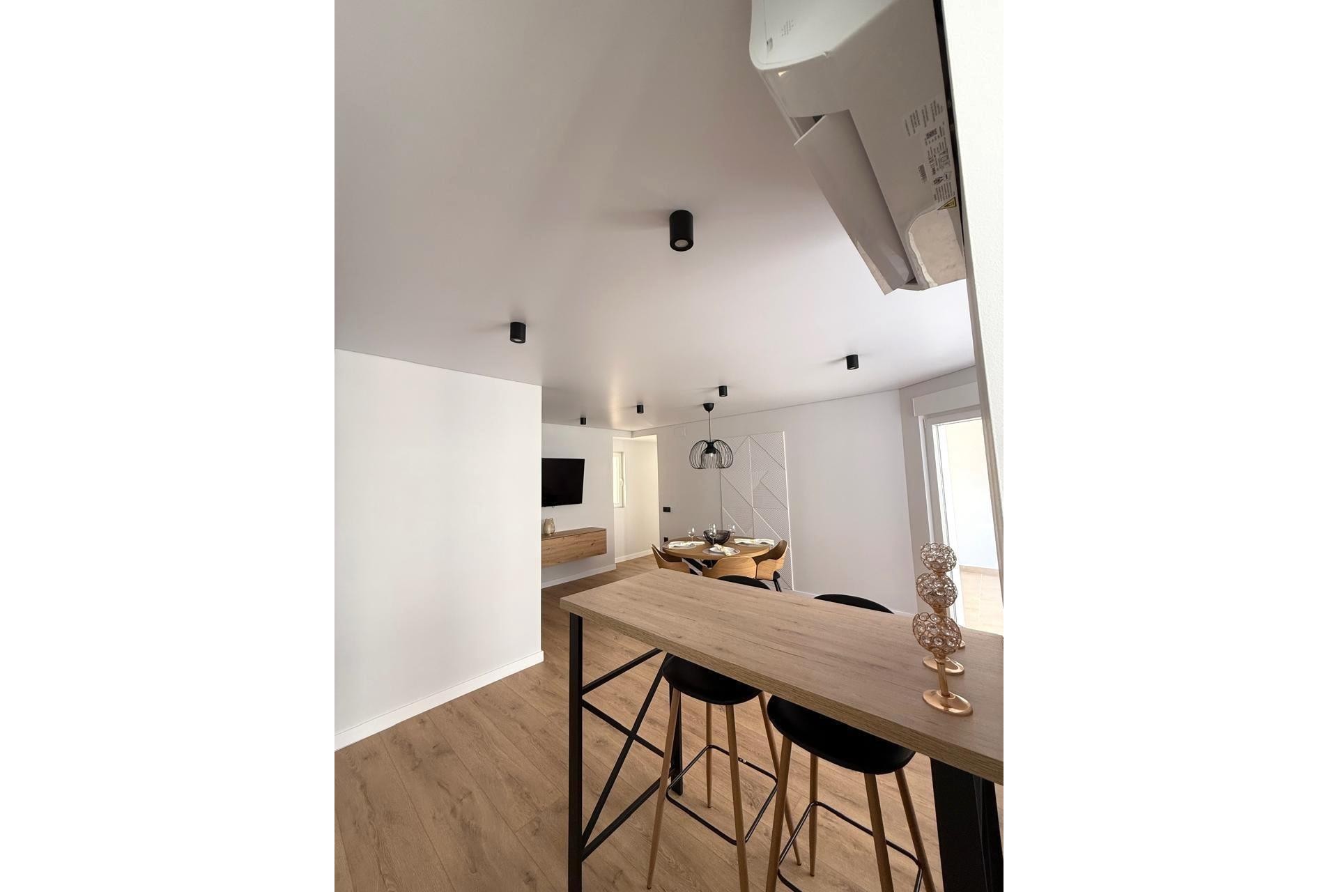 Återförsäljning - Apartment -
Torrevieja - Paseo Maritimo