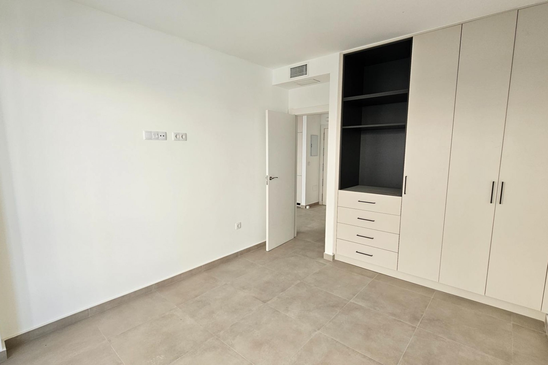 Återförsäljning - Apartment -
Torrevieja - Paseo Maritimo