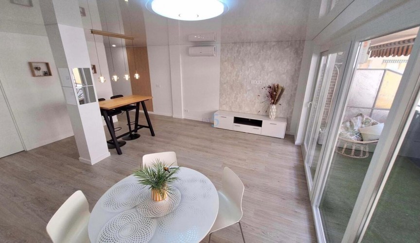 Återförsäljning - Apartment -
Torrevieja - Playa Acecion