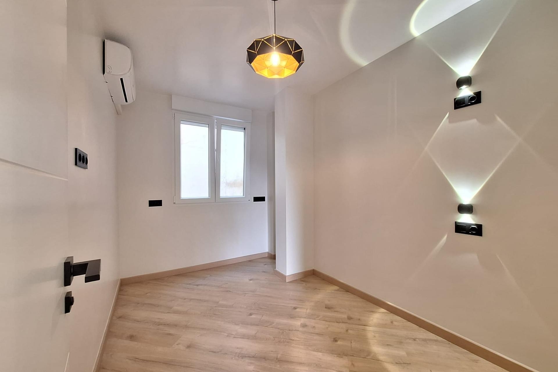 Återförsäljning - Apartment -
Torrevieja - Playa de los Locos