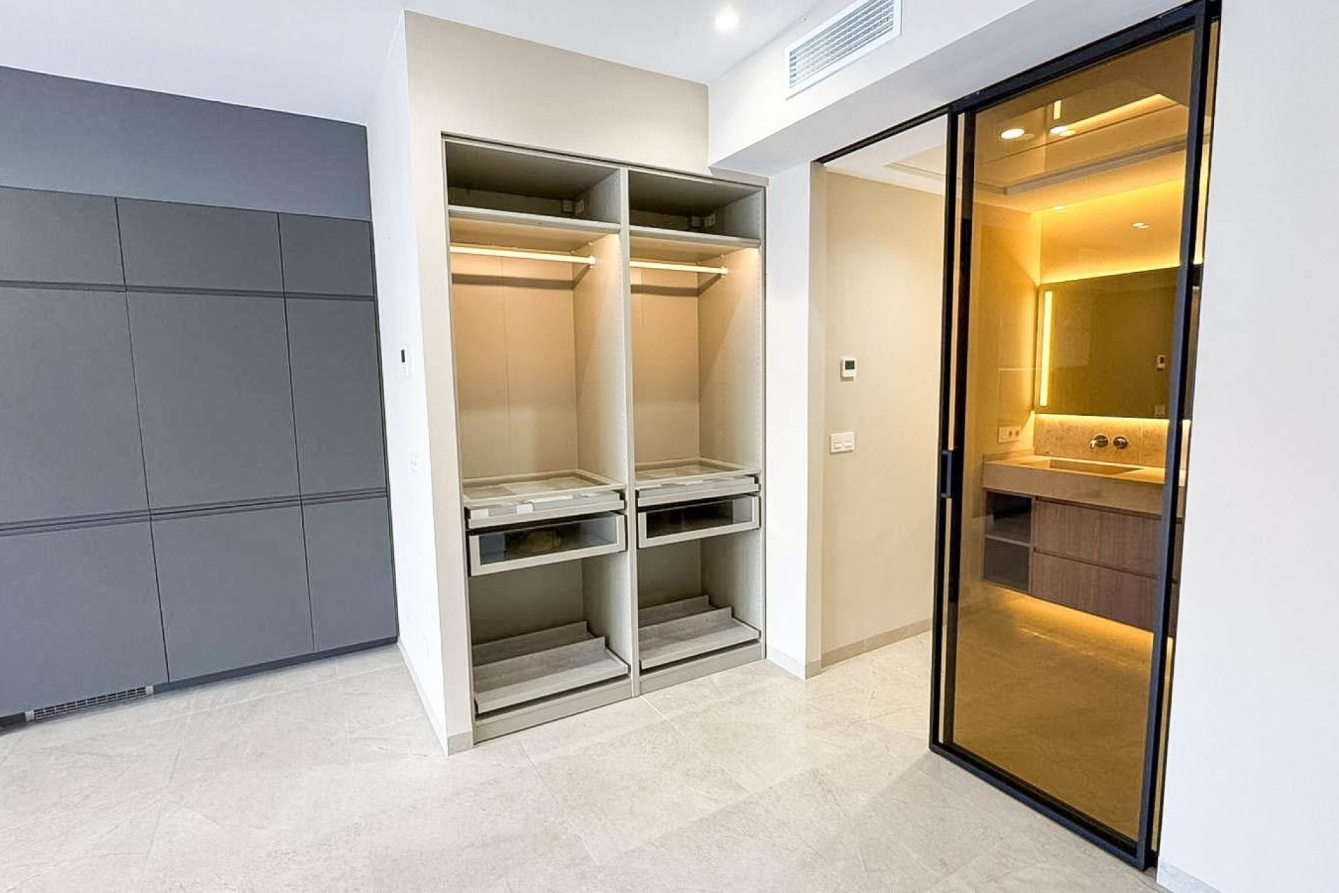 Återförsäljning - Apartment -
Torrevieja - Playa de los Locos