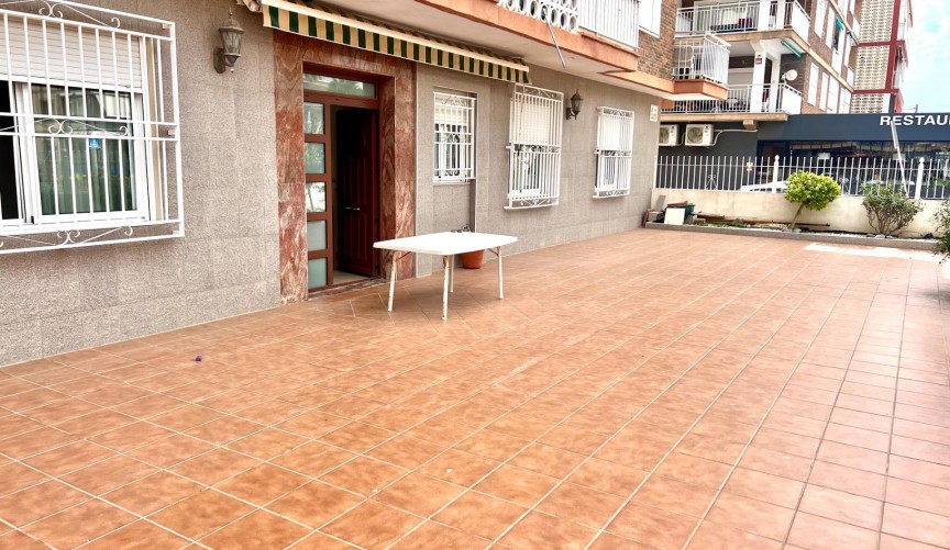 Återförsäljning - Apartment -
Torrevieja - Playa De Los Naufragos