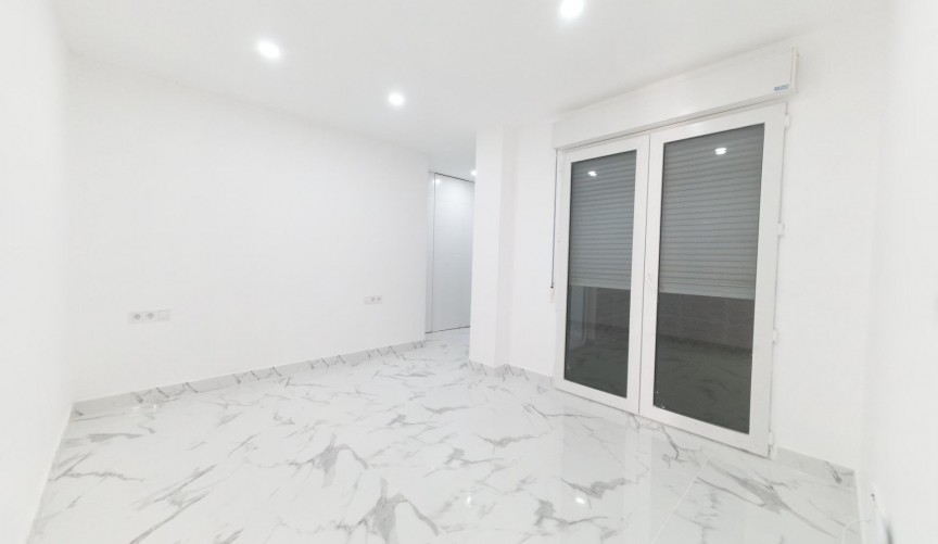 Återförsäljning - Apartment -
Torrevieja - Playa De Los Naufragos