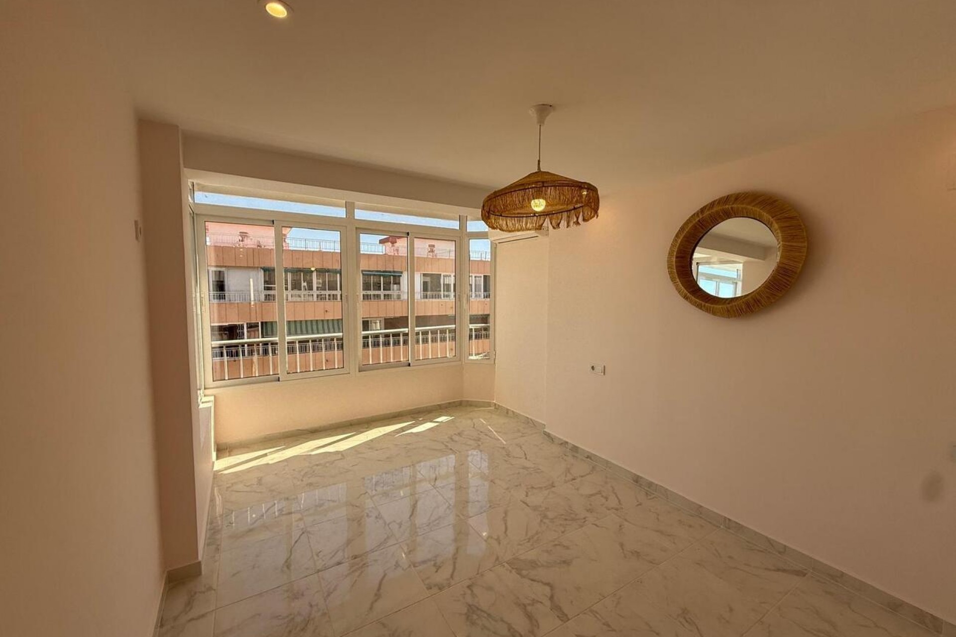 Återförsäljning - Apartment -
Torrevieja - Playa del Acequión